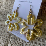 Fleur paillettes- boucles d’oreilles (une couleur)