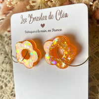 Créoles petites fleurs paillettes - boucles d’oreilles (8 couleurs)